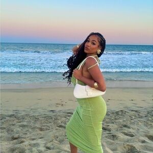 Meet your Posher, Zahra